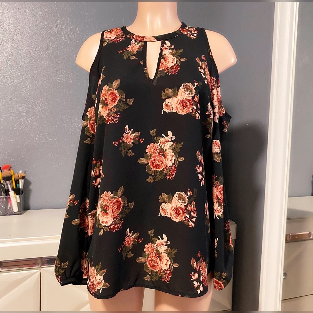 Rue21 Cold Shoulder Floral Top